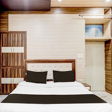 Hotel O Mayur Resort Матура Екстериор снимка