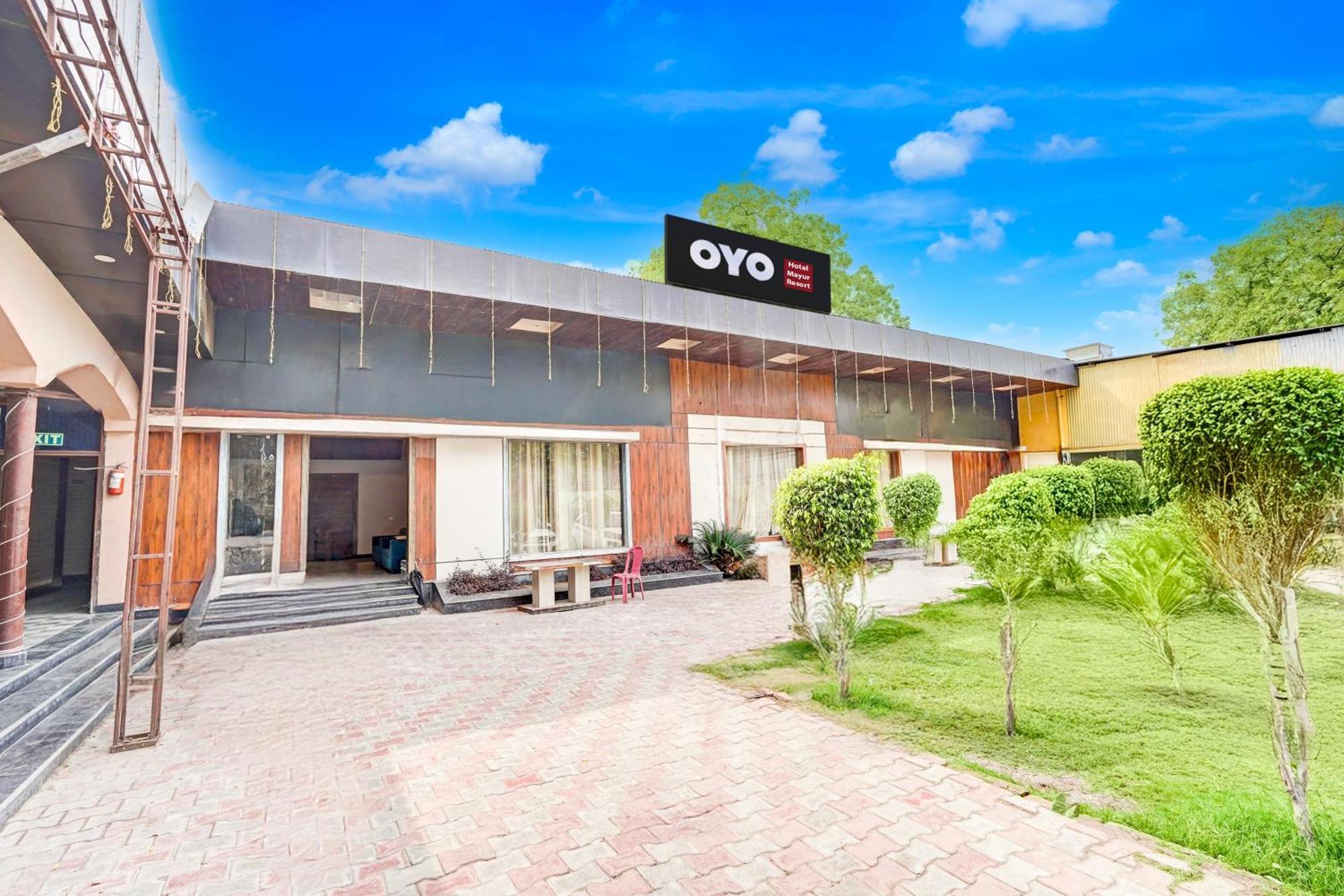 Hotel O Mayur Resort Матура Екстериор снимка