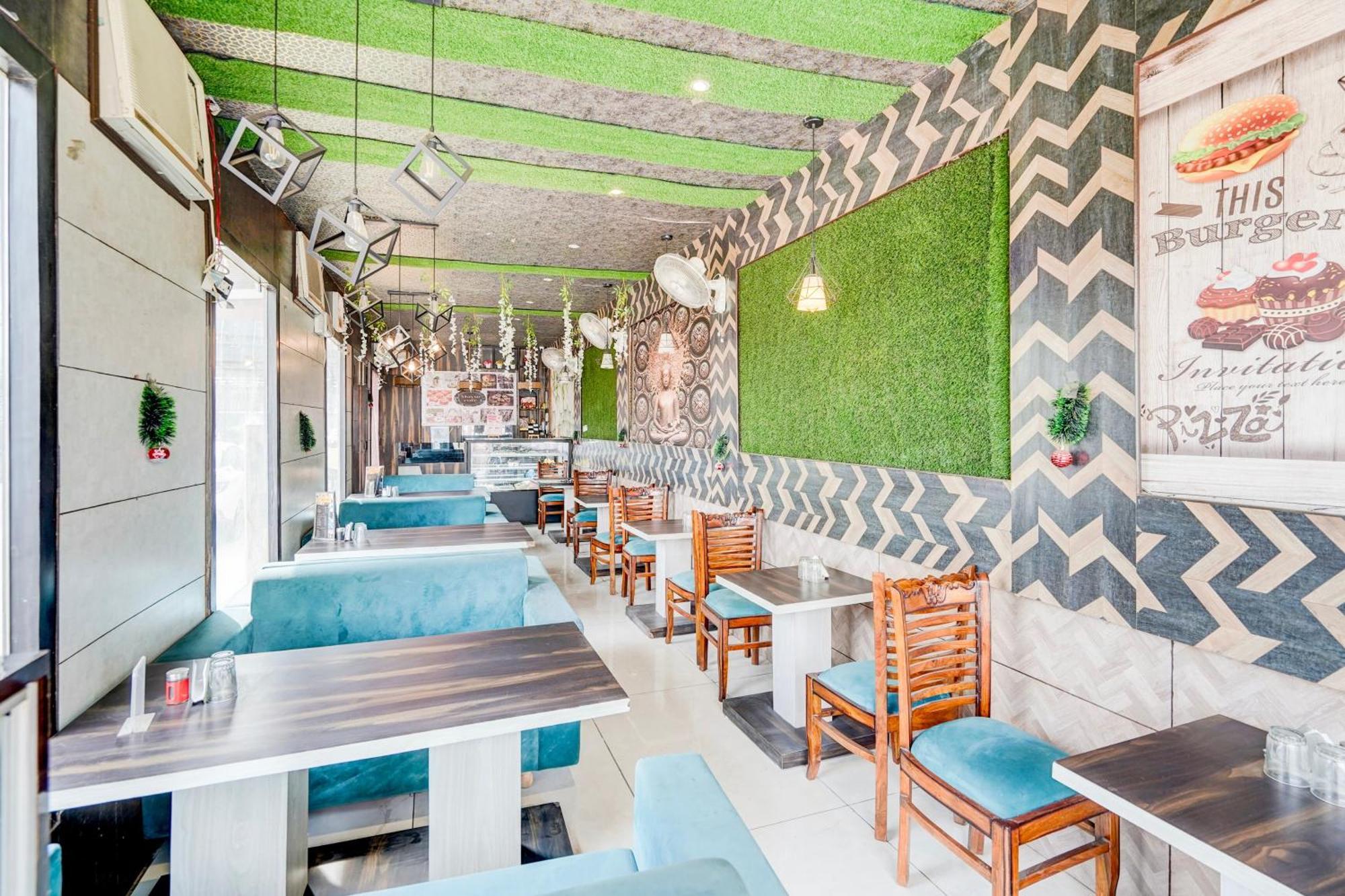 Hotel O Mayur Resort Матура Екстериор снимка